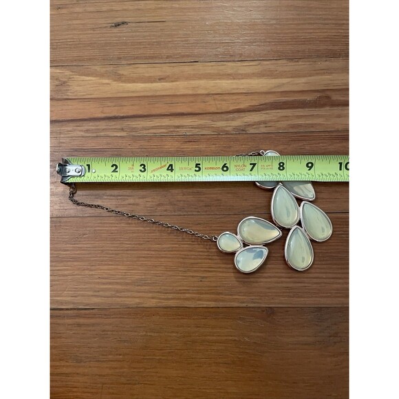 Iridescent Green Teardrop Cluster Statement Necklace 20 inches - Picture 4 of 9